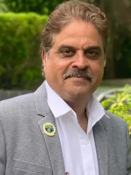 Ln. Dr. Raghuveer, Technical Director and CEO of Rhett Healthcare
